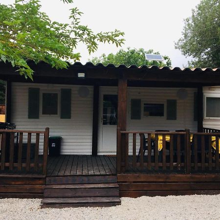 Mobil-Home Sur Terrain Prive Сериньян Экстерьер фото