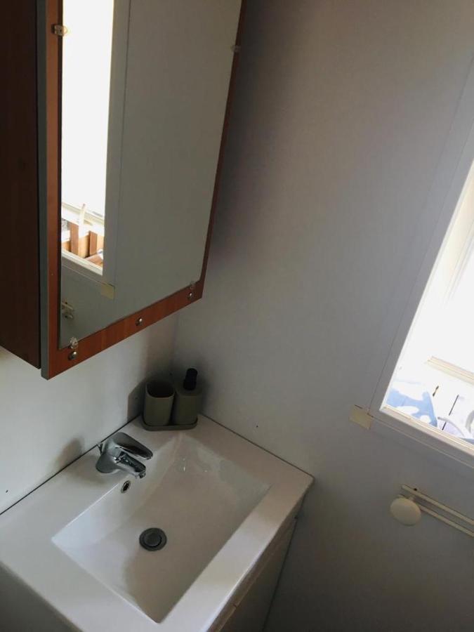 Mobil-Home Sur Terrain Prive Сериньян Экстерьер фото
